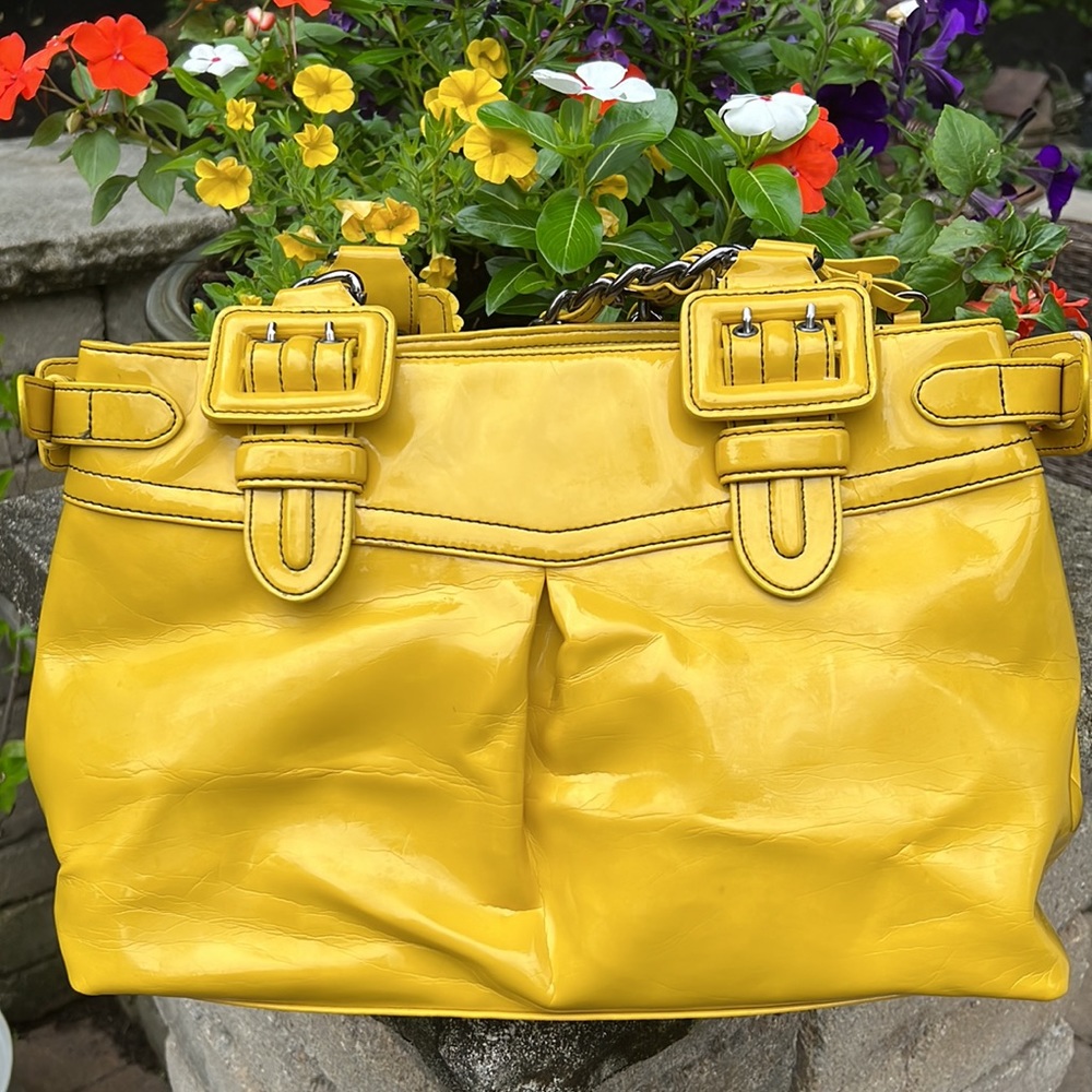 Yellow patent look Maxx New York bag - Picture 2 of 12
